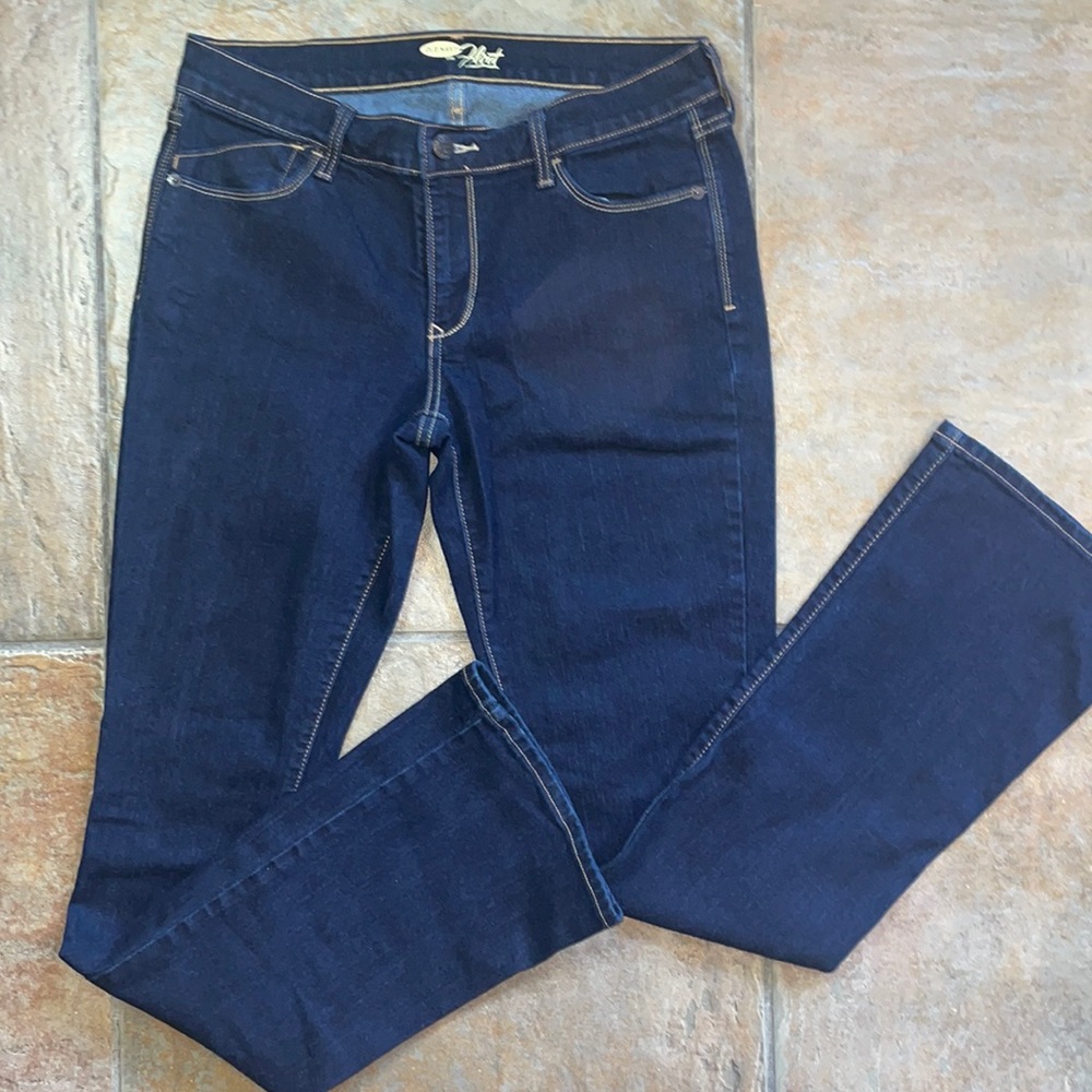 Old Navy Flirt Bootcut Jeans in Dark Wash